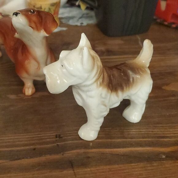 2 Vintage Porcelain Dog figurines - Picture 6 of 6
